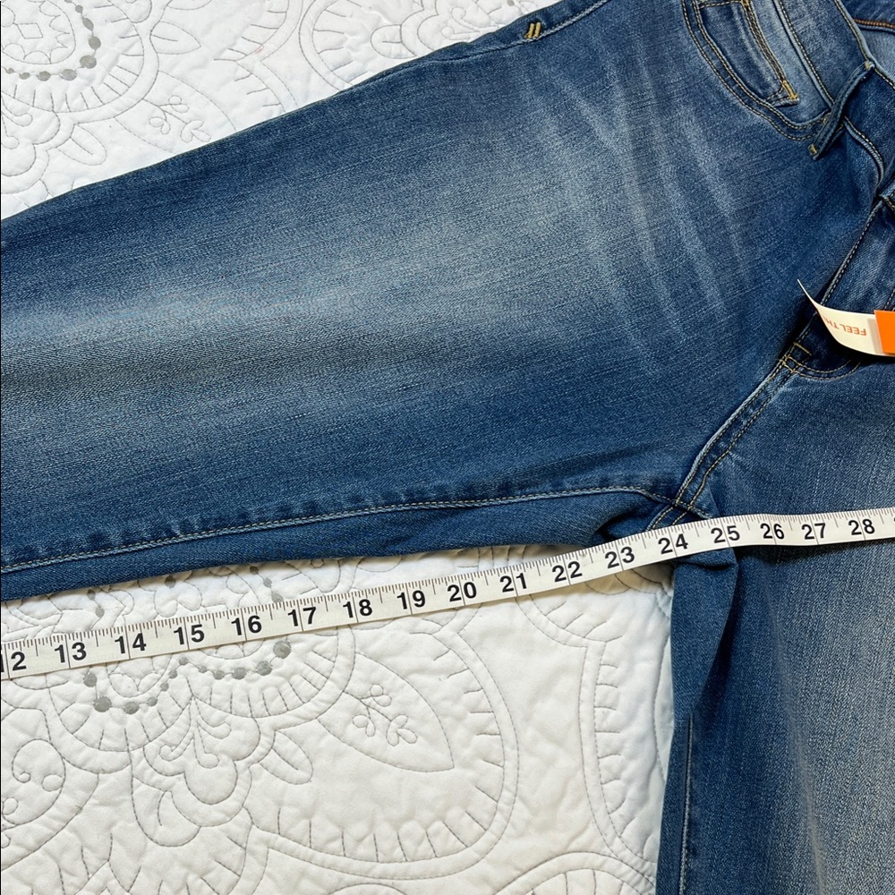 Dittos Women's Taylor Mid Rise Crop Legging Jean Size 30 NWT - Picture 4 of 9